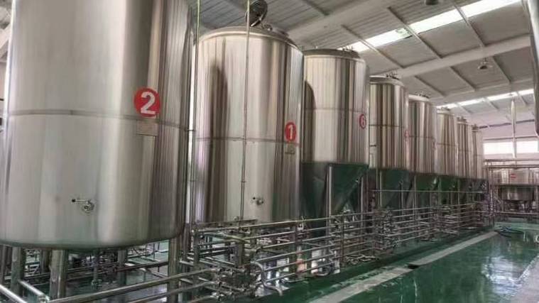 市中日产10吨精酿啤酒设备多少钱？2026年全套报价帮你算明白